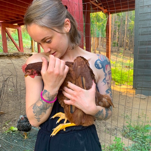 Meet your Posher, Michelle - Picture 2 of 3